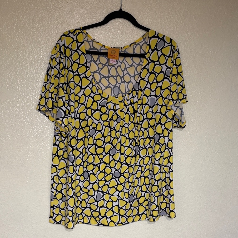 Ruby Rd. Yellow, White & Black Geometric Scoop Neck Blouse